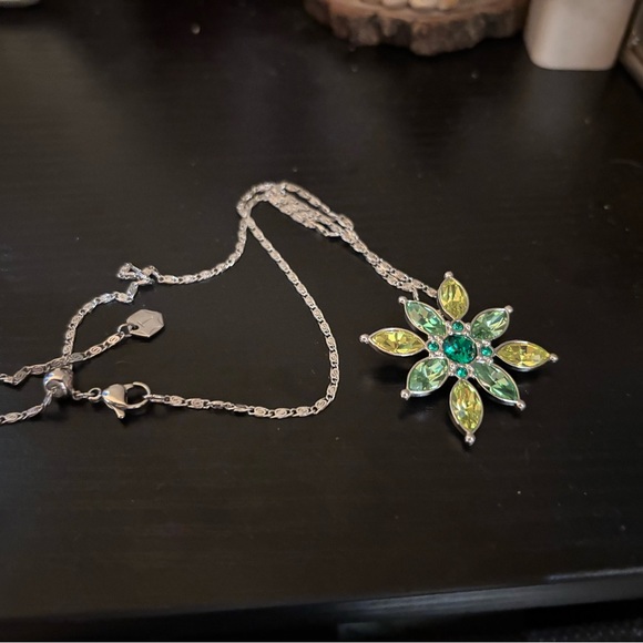 Touchstone Crystal Silver Green Nature-Inspired Necklace - Picture 4 of 6